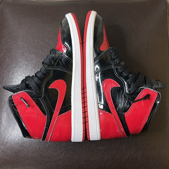 Kids Jordan 1 Retro High OG “Patent Bred” (PS)… - Picture 5 of 9